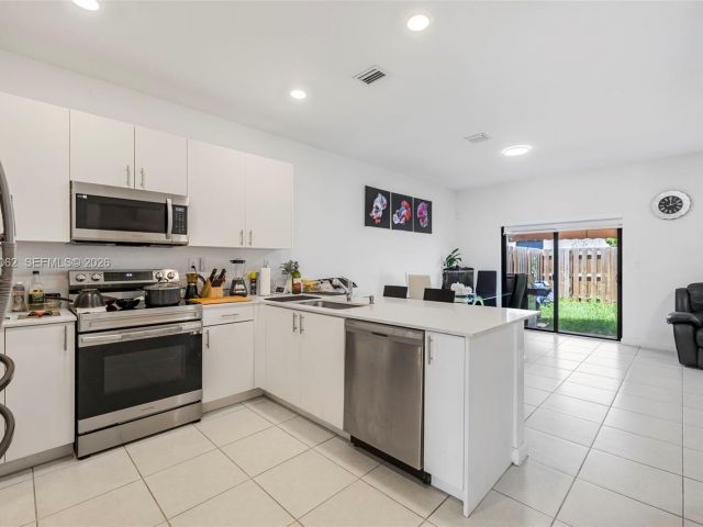 Продажа дома по адресу 23404 SW 131ST AVE - фото 7461012