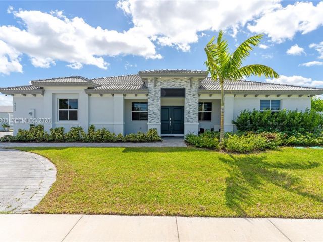 Дом в аренду по адресу 19866 SW 320th St 0 - фото 7460207