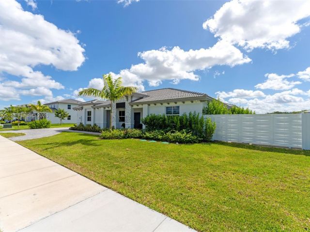 Дом в аренду по адресу 19866 SW 320th St 0 - фото 7460209