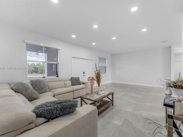 Дом в аренду по адресу 19866 SW 320th St 0 - фото 7460211