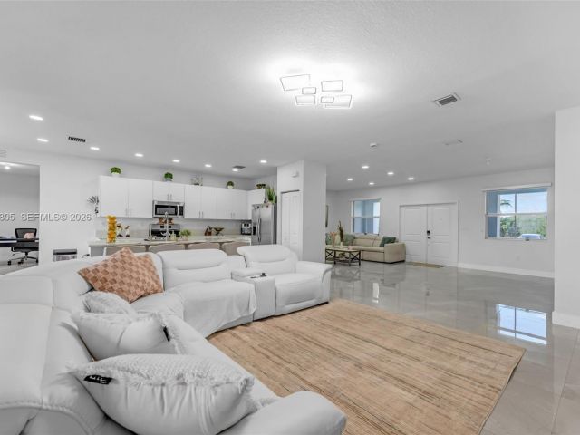 Дом в аренду по адресу 19866 SW 320th St 0 - фото 7460215