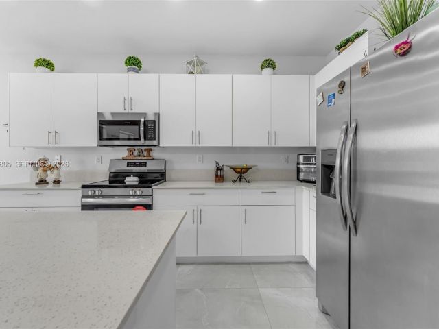 Дом в аренду по адресу 19866 SW 320th St 0 - фото 7460220