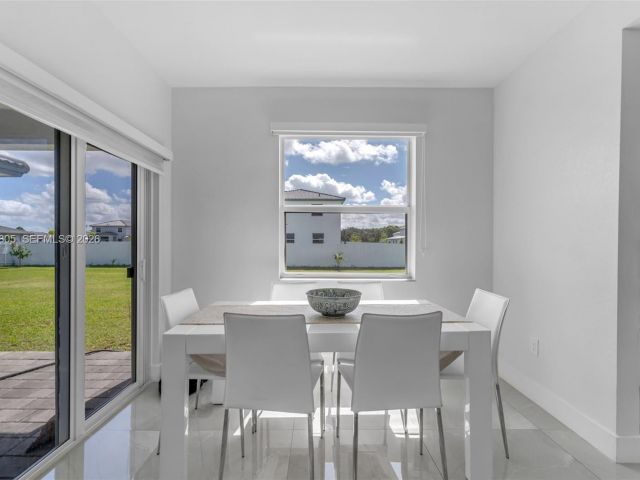 Дом в аренду по адресу 19866 SW 320th St 0 - фото 7460222