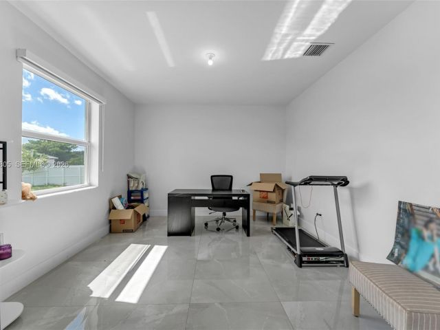 Дом в аренду по адресу 19866 SW 320th St 0 - фото 7460223