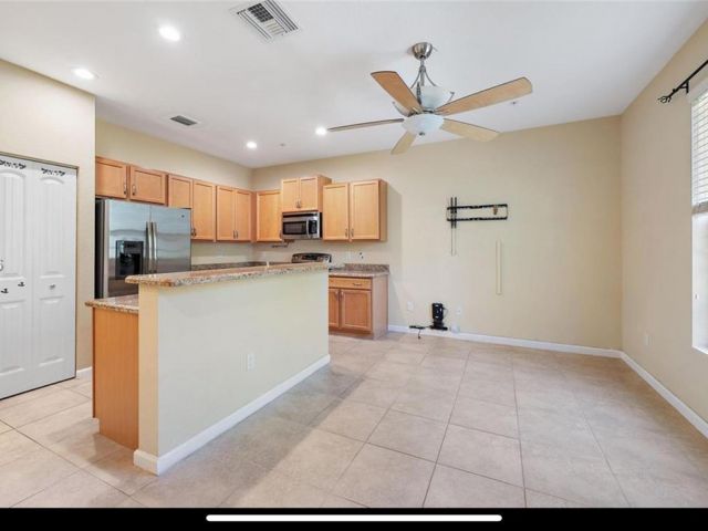 Дом в аренду по адресу 259 SW 7th Ct - фото 7478648