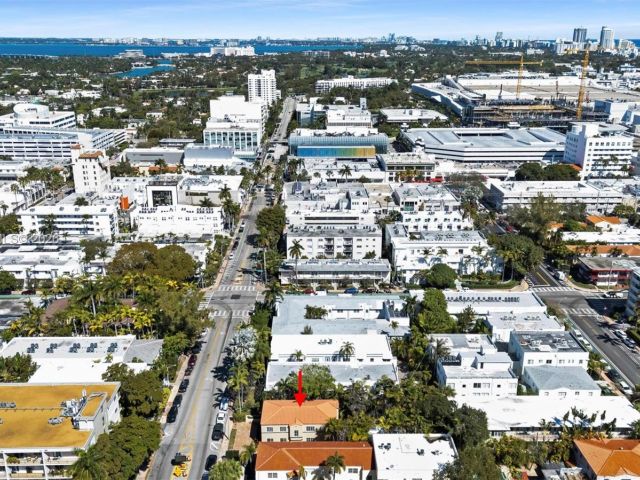 Продажа дома по адресу 1545 Meridian Ave - фото 7469161