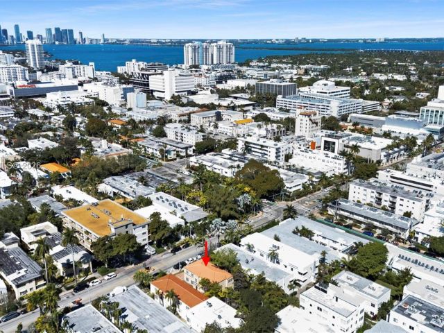 Продажа дома по адресу 1545 Meridian Ave - фото 7469162