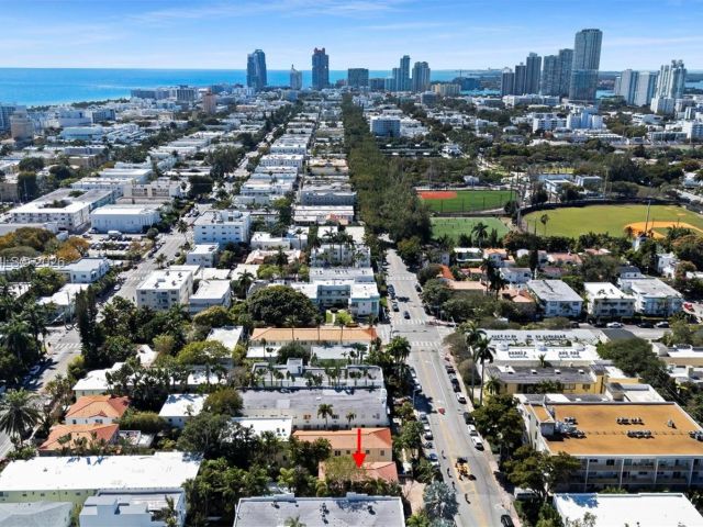 Продажа дома по адресу 1545 Meridian Ave - фото 7469165