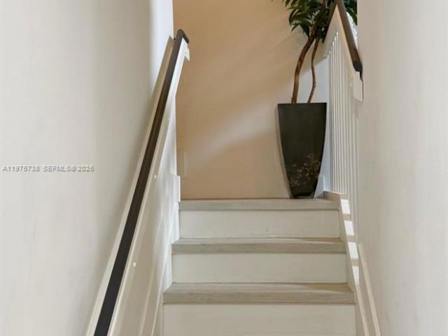 Дом в аренду по адресу 11269 SW 231st LN - фото 7465335