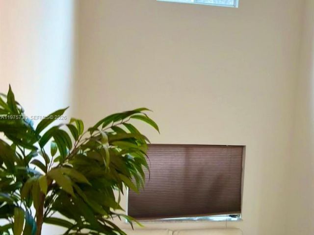 Дом в аренду по адресу 11269 SW 231st LN - фото 7465336