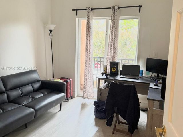 Дом в аренду по адресу 11269 SW 231st LN - фото 7465337