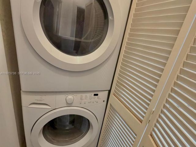 Дом в аренду по адресу 11269 SW 231st LN - фото 7465342