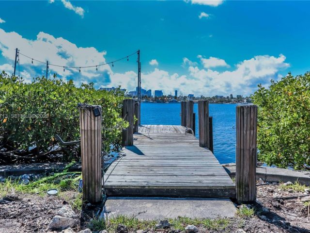 Дом в аренду по адресу 747 N Northlake Dr 747 - фото 7473965