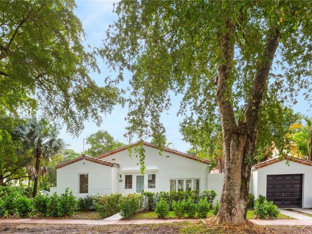 Дом в аренду по адресу 1222 Genoa St - фото 7470941