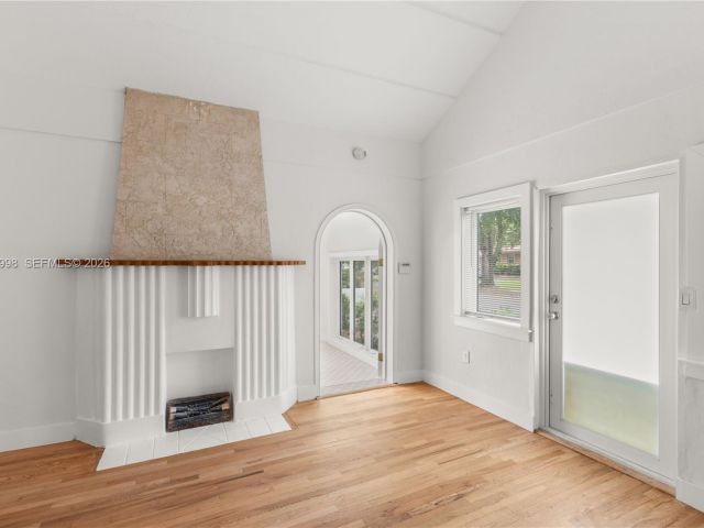 Дом в аренду по адресу 1222 Genoa St - фото 7470947