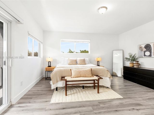 Дом в аренду по адресу 1123 NE 23rd Ter 1123 - фото 7478673