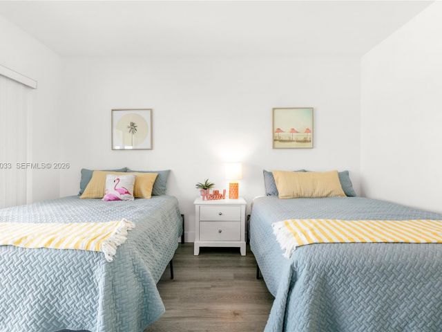 Дом в аренду по адресу 1123 NE 23rd Ter 1123 - фото 7478677