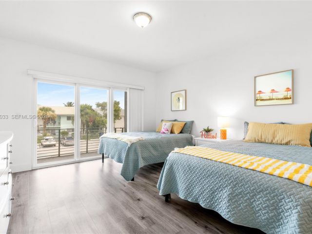 Дом в аренду по адресу 1123 NE 23rd Ter 1123 - фото 7478678