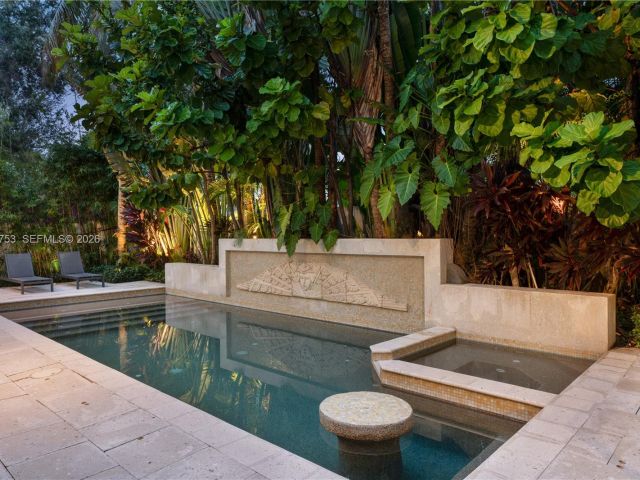 Продажа дома по адресу 1880 S Bayshore Dr - фото 7528355