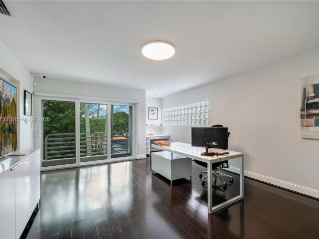 Продажа дома по адресу 1880 S Bayshore Dr - фото 7528361