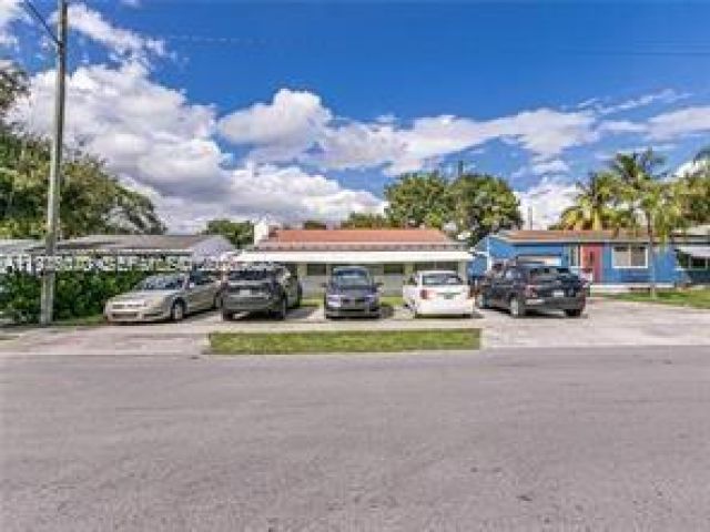 Дом в аренду по адресу 2631 Fillmore St - фото 7474354