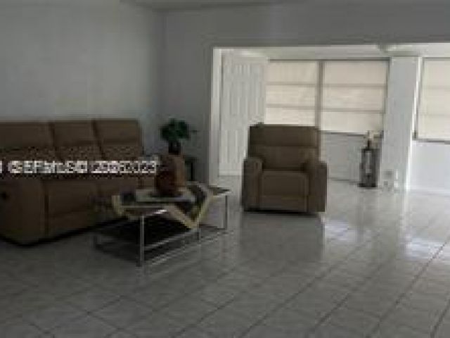 Дом в аренду по адресу 2631 Fillmore St - фото 7474356