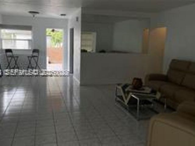 Дом в аренду по адресу 2631 Fillmore St - фото 7474357