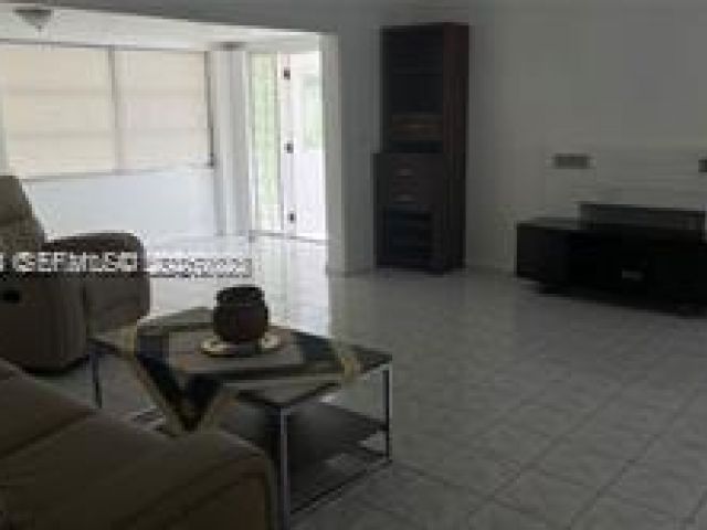 Дом в аренду по адресу 2631 Fillmore St - фото 7474359