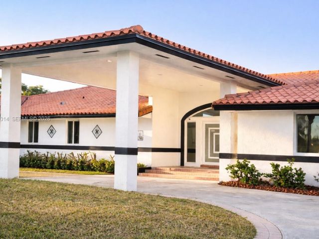 Продажа дома по адресу 20825 SW 242nd St - фото 7461129