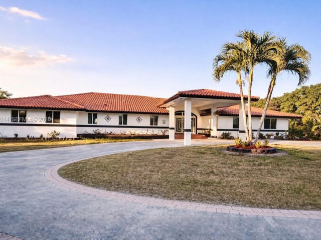 Продажа дома по адресу 20825 SW 242nd St - фото 7461130