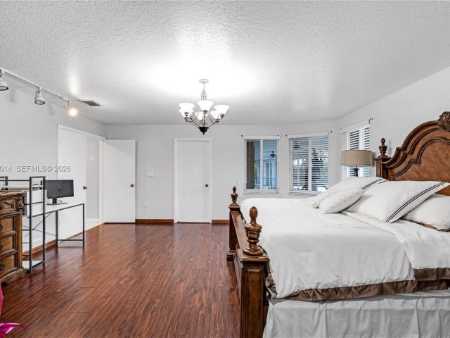 Продажа дома по адресу 20825 SW 242nd St - фото 7461146