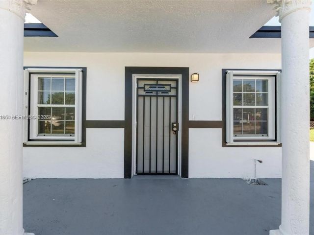 Дом в аренду по адресу 2410 NW 159th Ter - фото 7479437