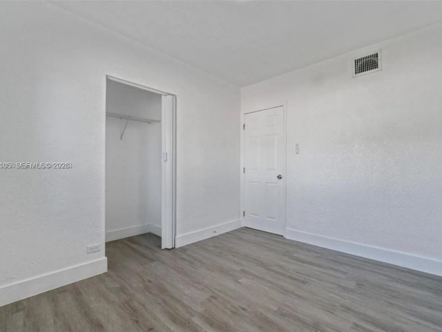 Дом в аренду по адресу 2410 NW 159th Ter - фото 7479448