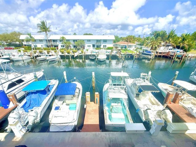 Дом в аренду по адресу 2533 NE 15th St - фото 7478308