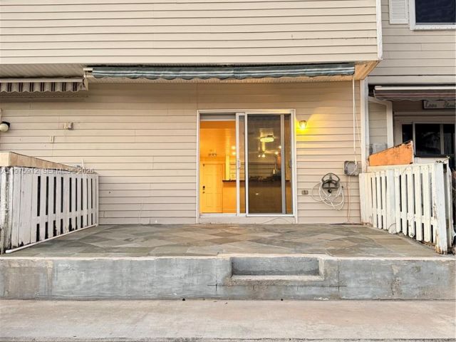 Дом в аренду по адресу 2533 NE 15th St - фото 7478316