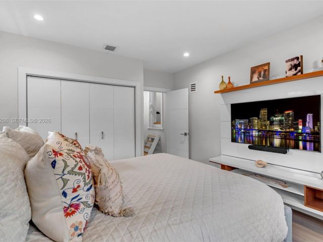 Продажа дома по адресу 6235 Alton Rd - фото 7468397