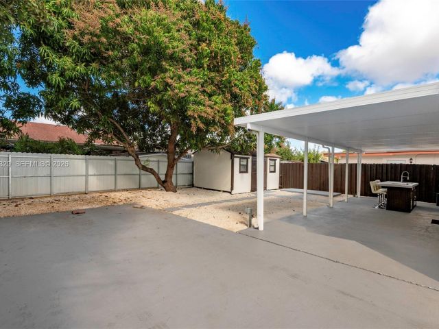 Продажа дома по адресу 5790 SW 148th Pl - фото 7517415