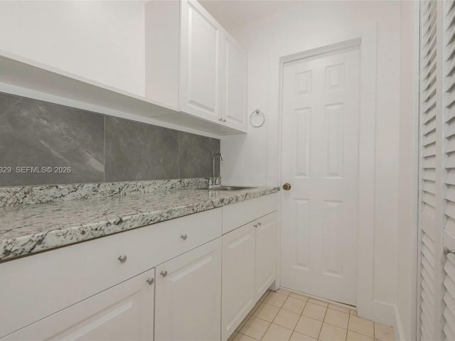 Продажа дома по адресу 5790 SW 148th Pl - фото 7517426