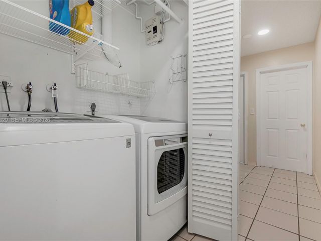 Продажа дома по адресу 5790 SW 148th Pl - фото 7517429