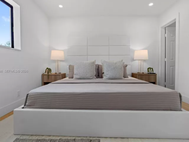 Продажа дома по адресу 3390 SW 15th Ct - фото 7546820