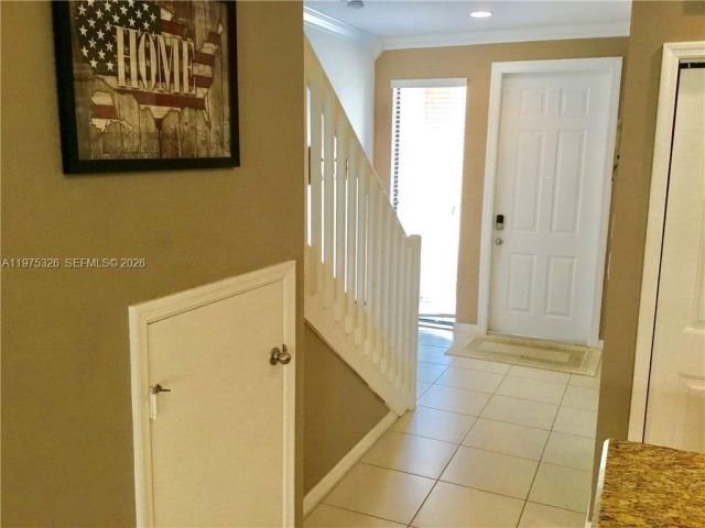 Продажа дома по адресу 1071 NW 33rd Ct - фото 7524371