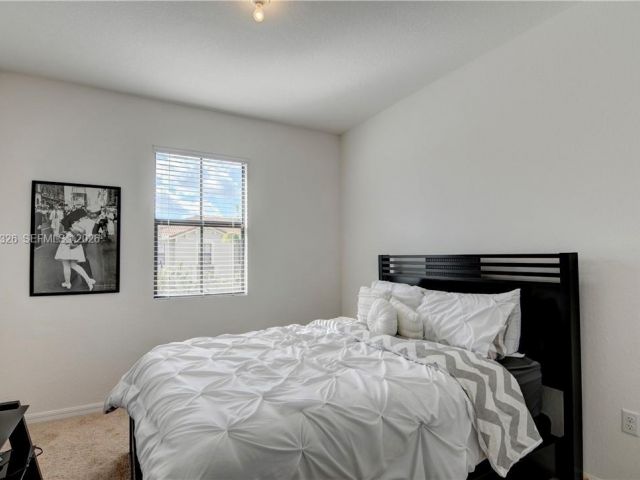 Продажа дома по адресу 1071 NW 33rd Ct - фото 7524378