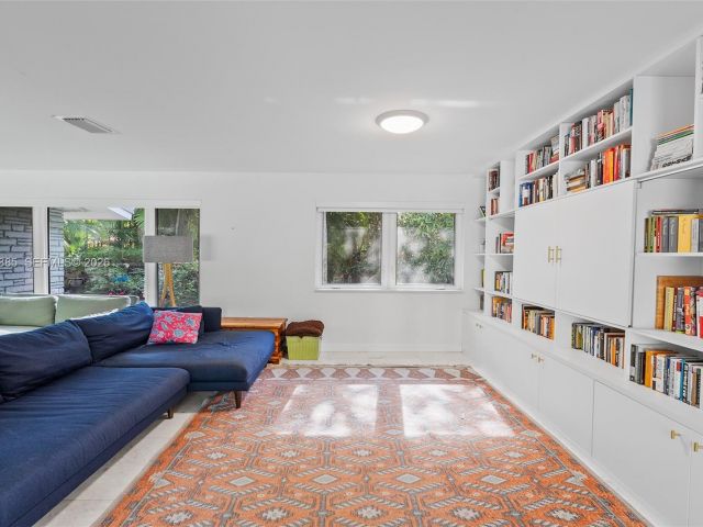 Продажа дома по адресу 4510 Ingraham Hwy - фото 7471337