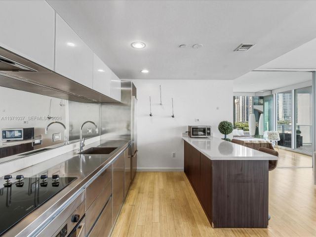 Продажа квартиры #1107 - фото 7488400