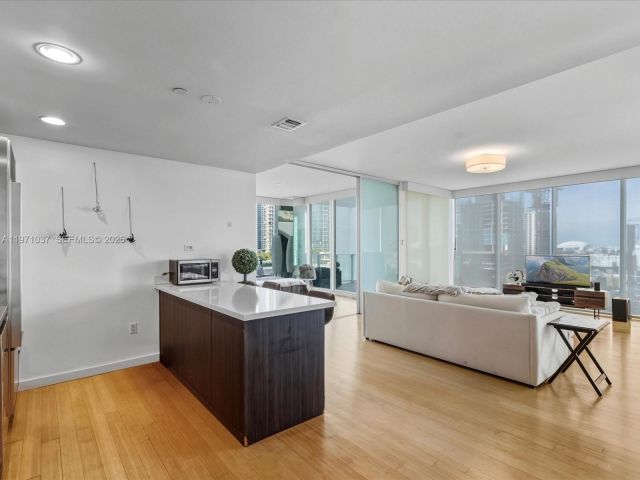 Продажа квартиры #1107 - фото 7488404