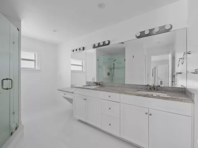 Продажа дома по адресу 3244 NW 25th Way - фото 9269060