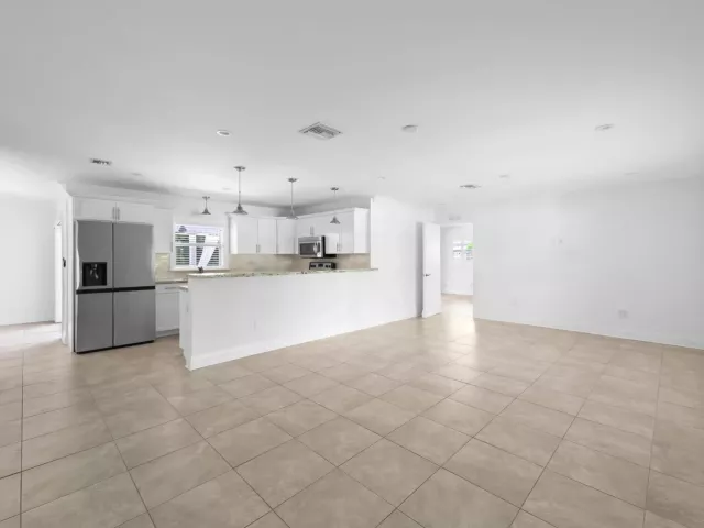 Продажа дома по адресу 3244 NW 25th Way - фото 9269051