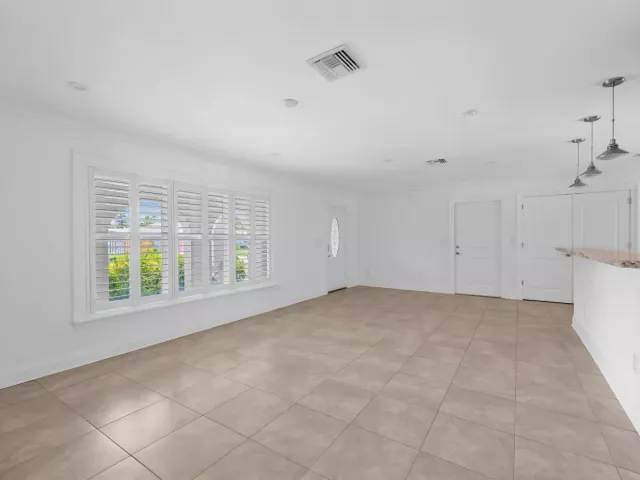 Продажа дома по адресу 3244 NW 25th Way - фото 9269052