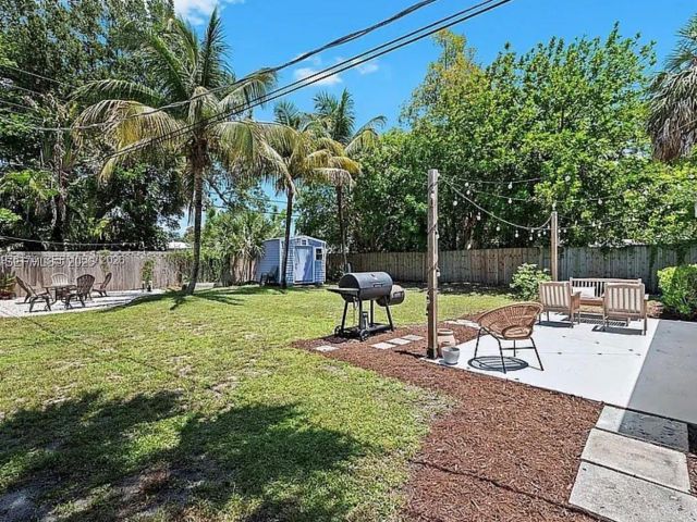 Дом в аренду по адресу 1480 SW 26th Ave - фото 7513107