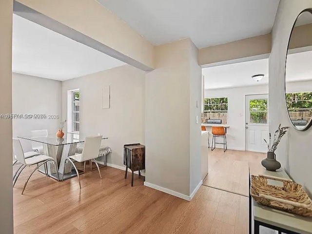 Дом в аренду по адресу 1480 SW 26th Ave - фото 7513114